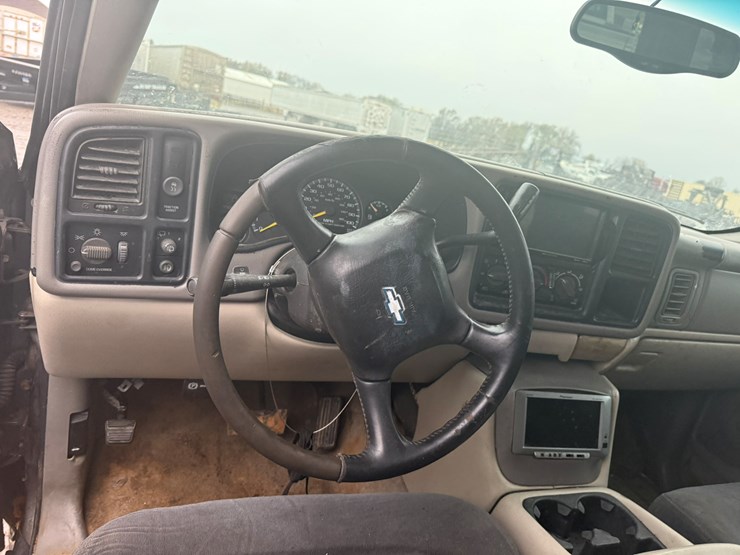 2000-chevrolet-tahoe-image-35