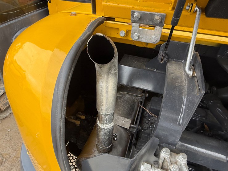 komatsu-pc56-7-image-12