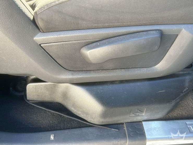 2011-ram-1500-pickup-truck-image-19