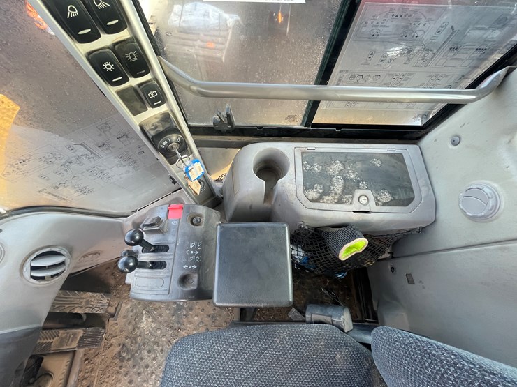 2013-volvo-l70g-image-30