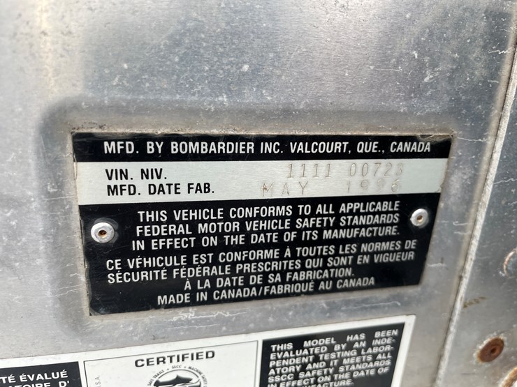 #1086-•-1996-ski-doo-touring-sle500-snowmobile-image-13