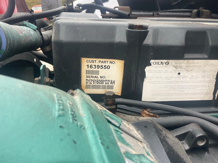 2008-volvo-10-image-24