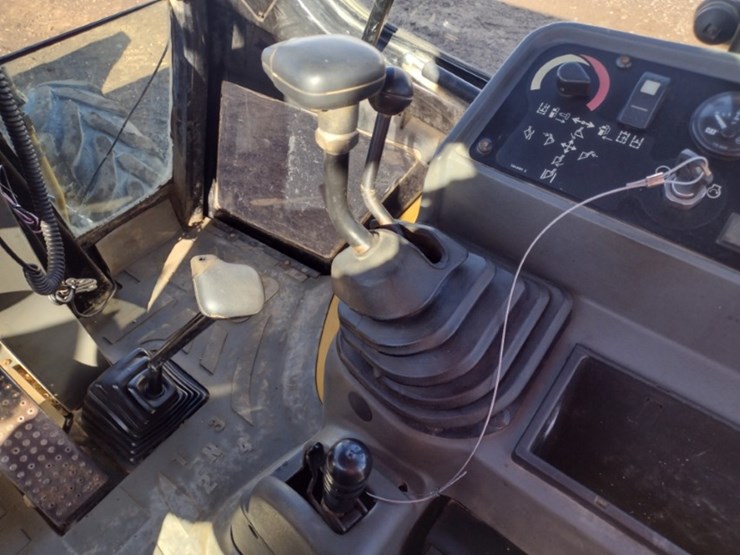 99-caterpillar-426c-image-8