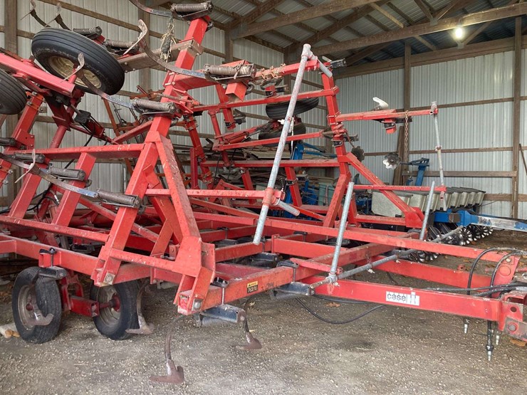 case-ih-4800-image-1