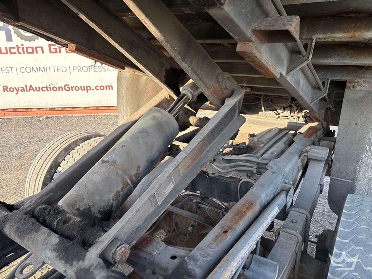 2015-godwin-184u-image-6