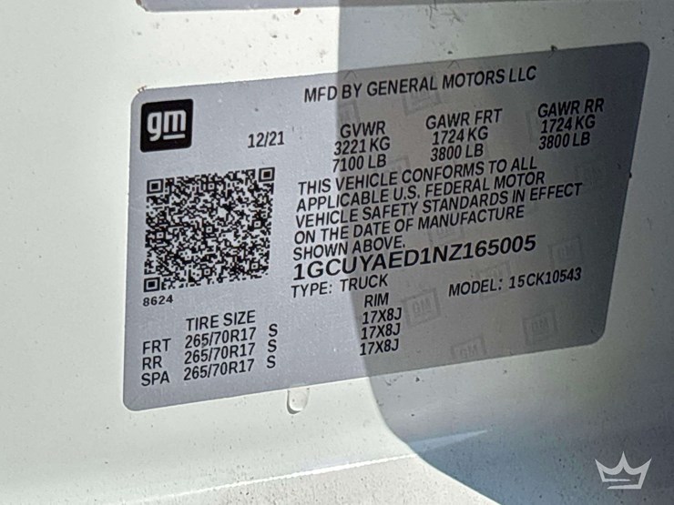 2022-chevrolet-silverado-1500-4x4-crew-cab-pickup-truck-image-5