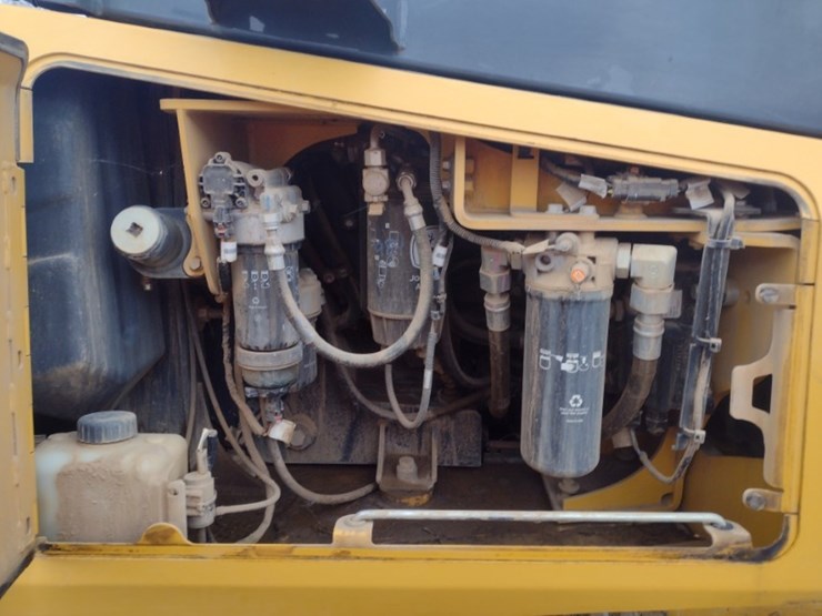 deere-550k-lgp-image-43