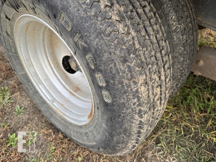 2014-finish-line-30ft-flatbed-image-17