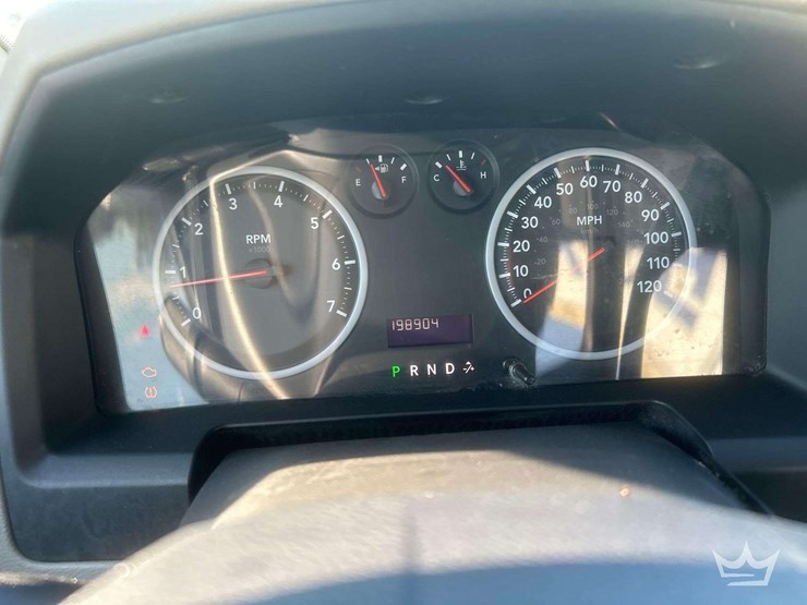 2011-ram-1500-pickup-truck-image-12