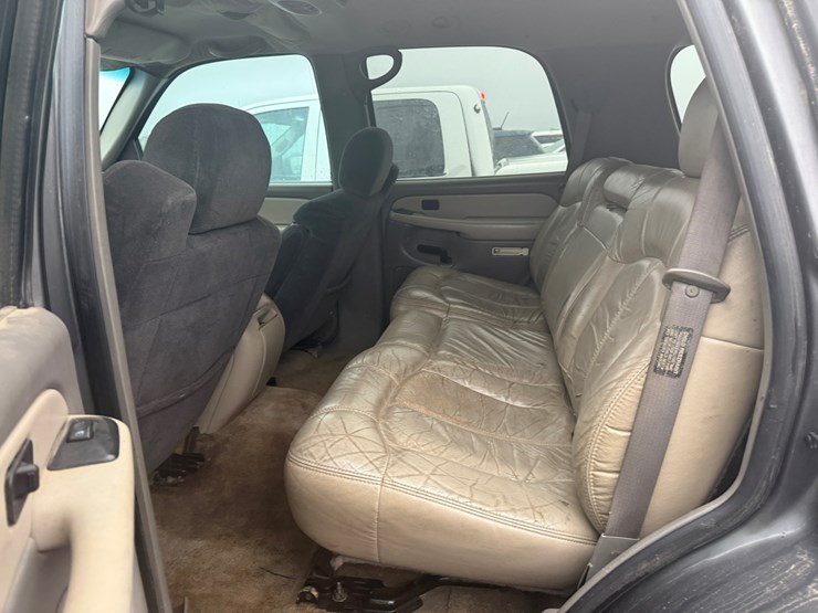 2000-chevrolet-tahoe-image-25