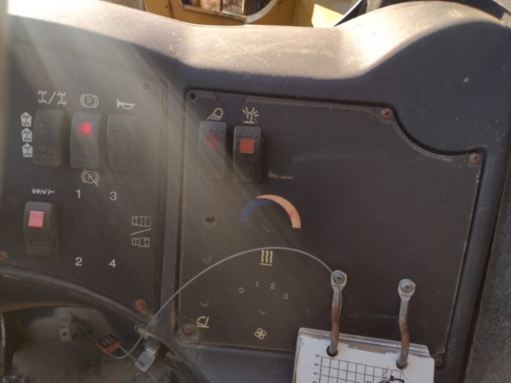 caterpillar-tl943c-image-7