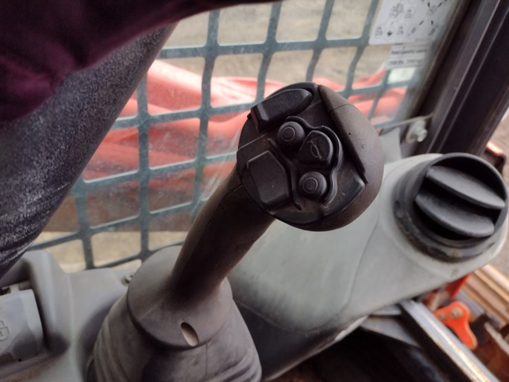 kubota-svl75-2-image-9