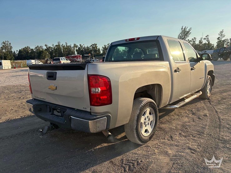 2007-chevrolet-silverado-1500-pickup-truck-image-3