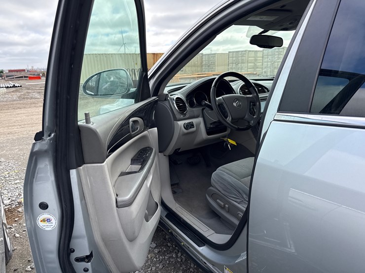 2015-buick-enclave-image-13