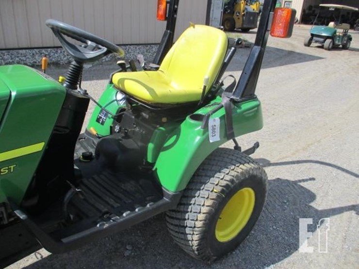john-deere-2305-image-10