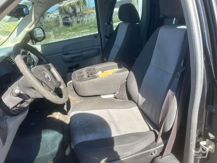 2008-gmc-sierra-1500-ext.-cab-pickup-truck-image-17