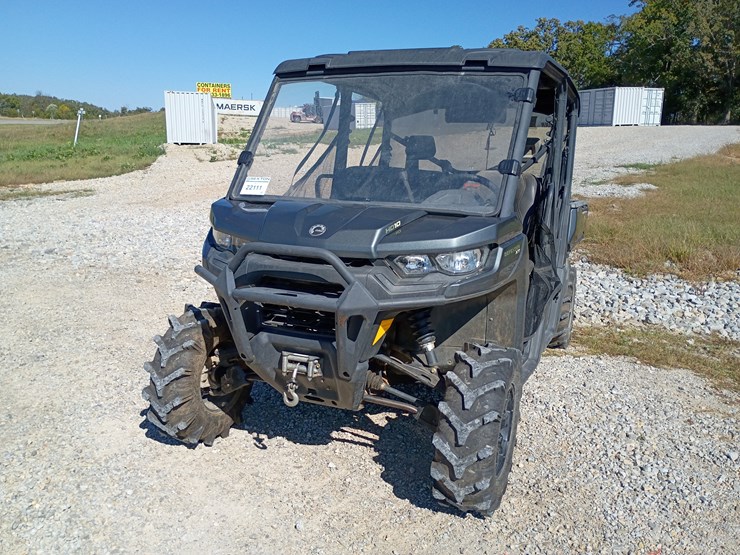 #22111-•-2022-can-am-hd-10-4-seater-side-by-side-image-16