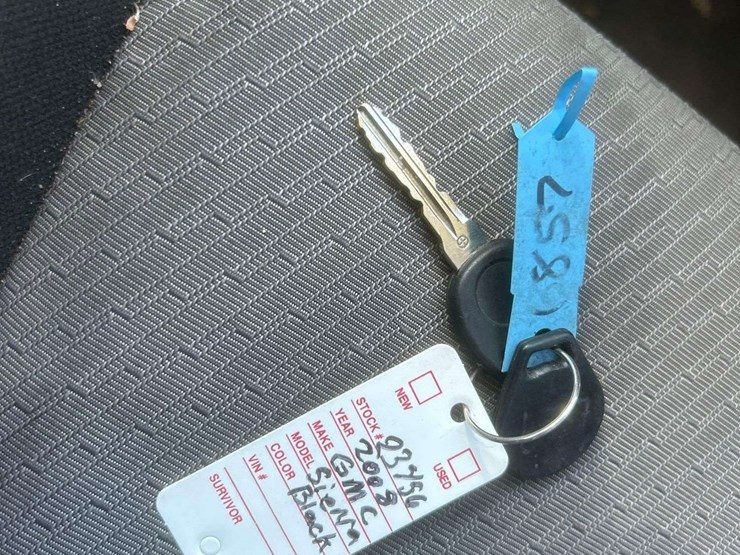 2008-gmc-sierra-1500-ext.-cab-pickup-truck-image-36