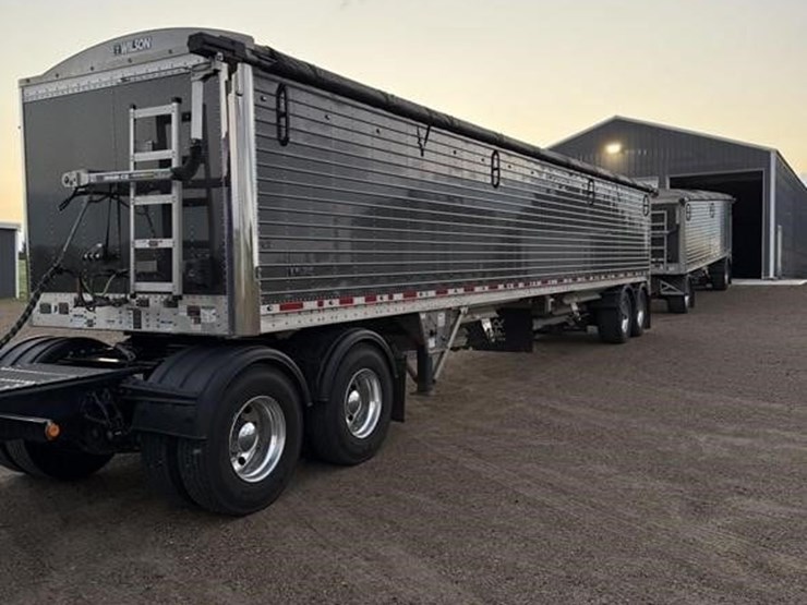 2024-wilson-pacesetter-w/-pup-image-3