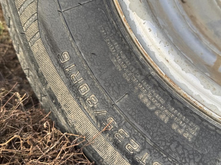 2014-finish-line-30ft-flatbed-image-15