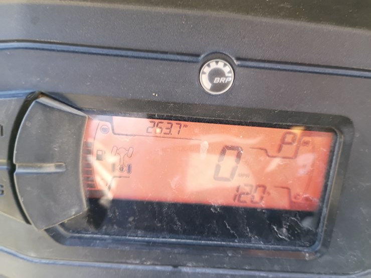 #22111-•-2022-can-am-hd-10-4-seater-side-by-side-image-34