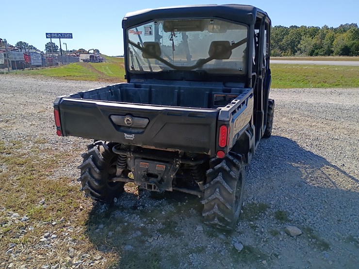 #22111-•-2022-can-am-hd-10-4-seater-side-by-side-image-8