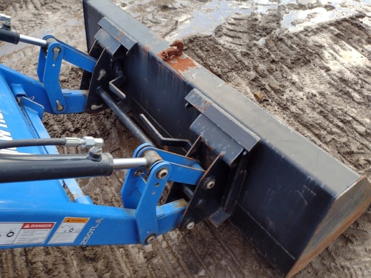 new-holland-boomer-37-image-15