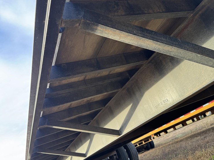2014-finish-line-30ft-flatbed-image-24