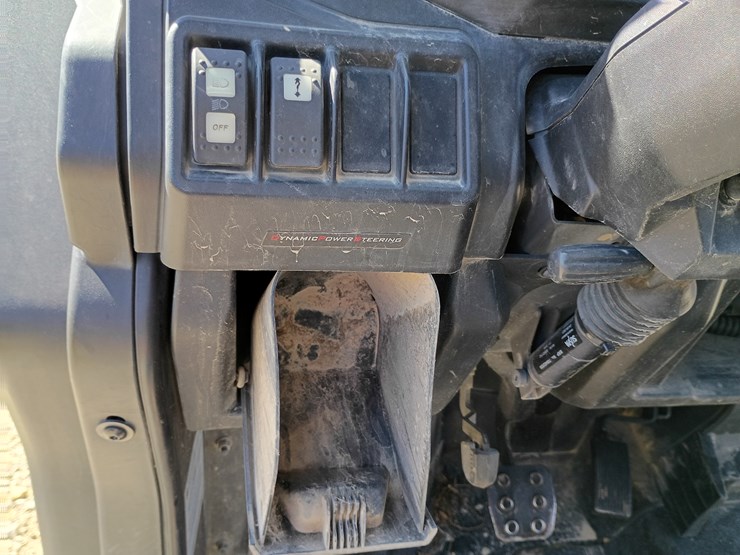 #22111-•-2022-can-am-hd-10-4-seater-side-by-side-image-36