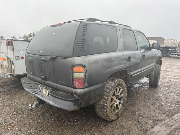 2000-chevrolet-tahoe-image-8