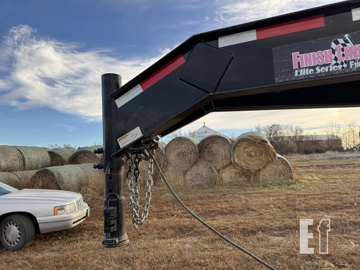 2014-finish-line-30ft-flatbed-image-31