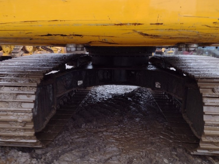 deere-200-lc-image-42