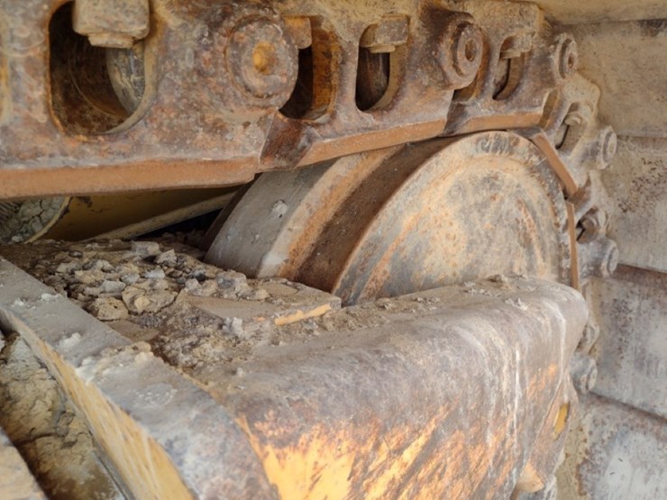 15-caterpillar-d6n-xl-image-37