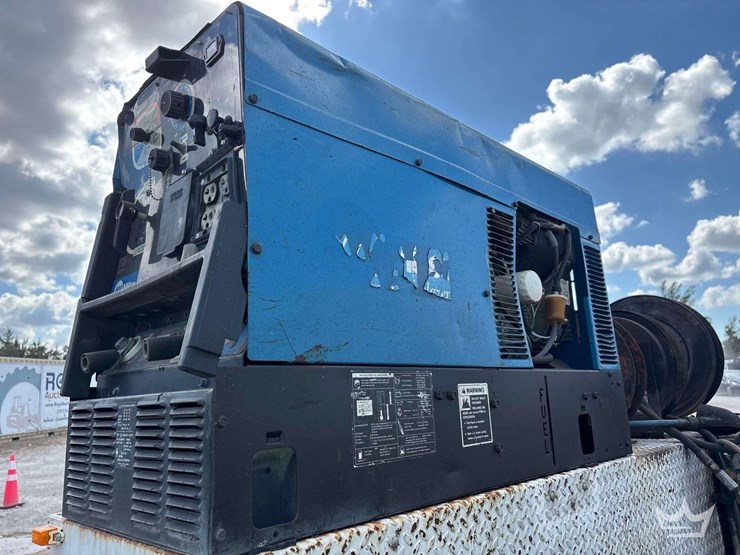 2001-ford-f550-image-25