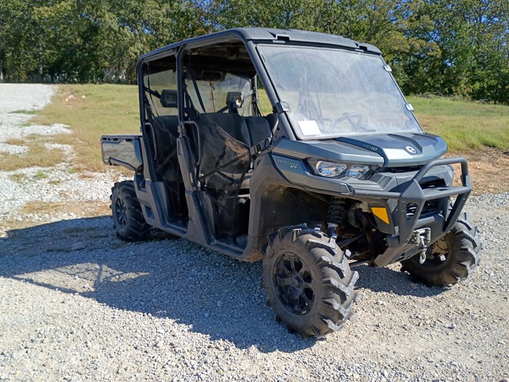 #22111-•-2022-can-am-hd-10-4-seater-side-by-side-image-13