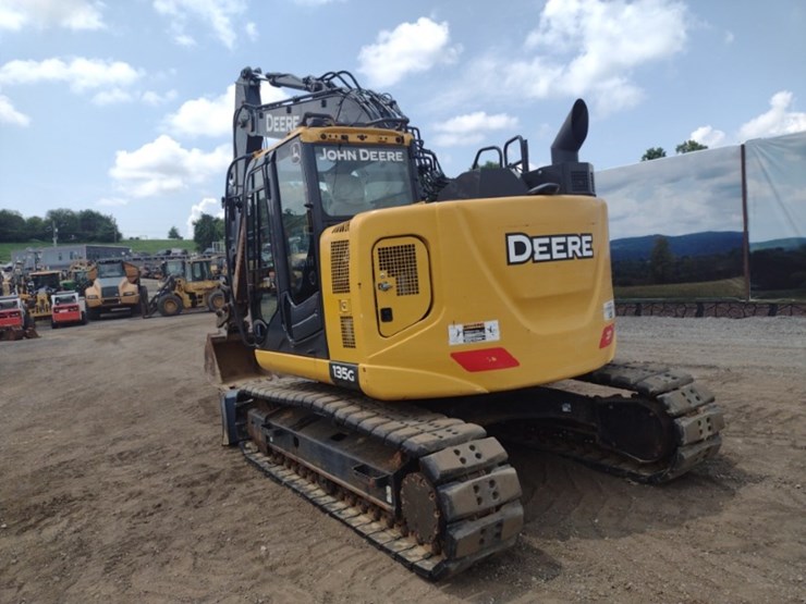 deere-135g-image-54