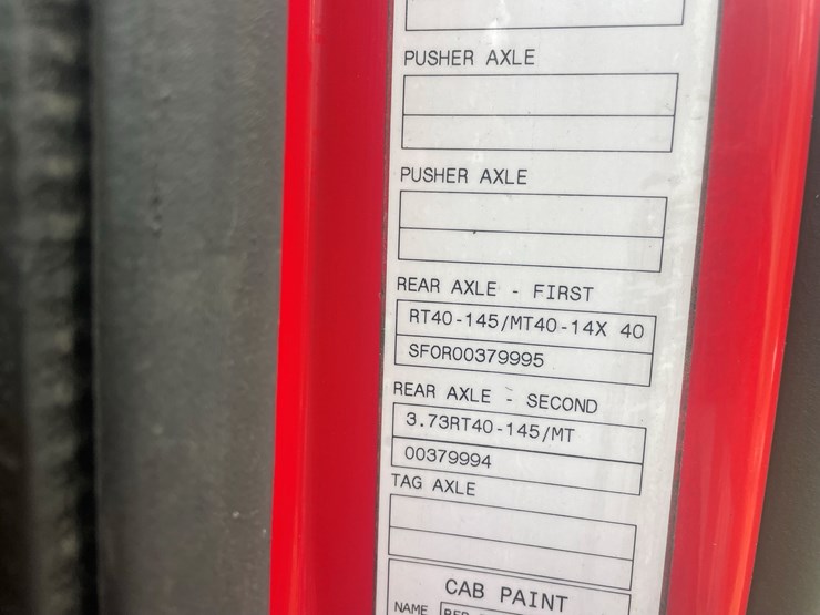 2008-volvo-10-image-53