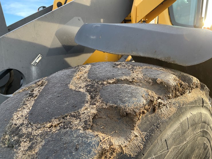 2013-volvo-l70g-image-10