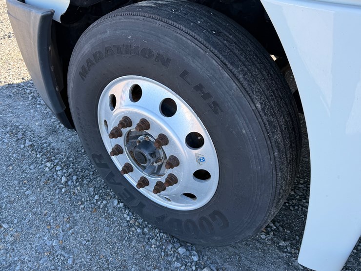 2018-freightliner-cascadia-125-image-20