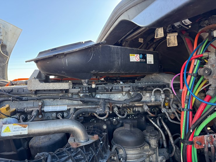 2018-freightliner-cascadia-125-image-71