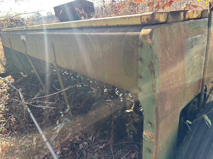 john-deere-12-image-9