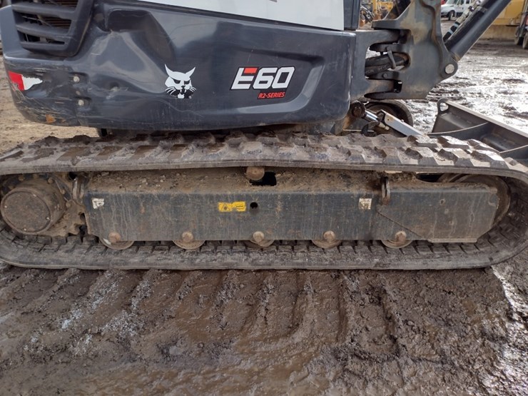 22-bobcat-e60-image-26