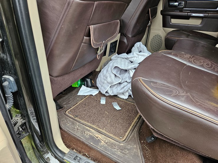 2014-dodge-2500-image-51