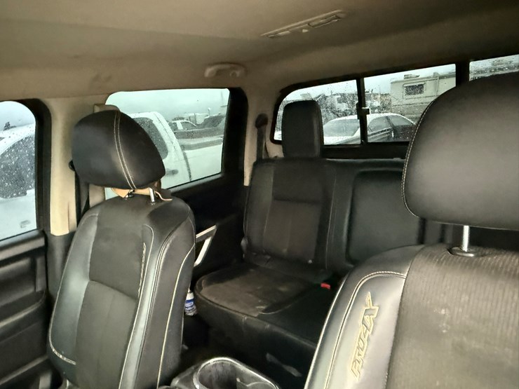 2017-nissan-titan-image-37