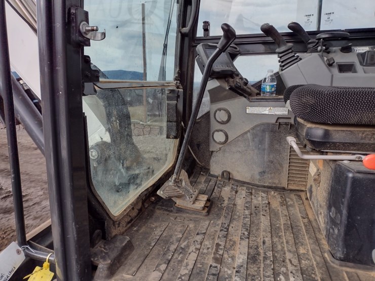 22-bobcat-e60-image-11