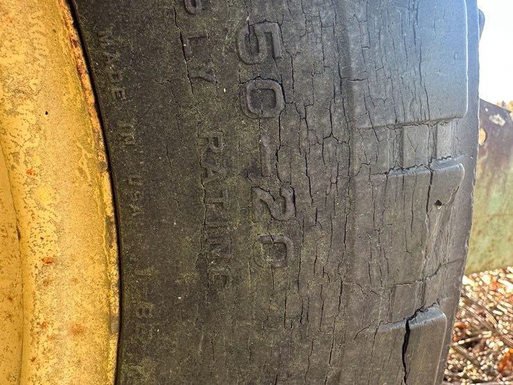 john-deere-12-image-6