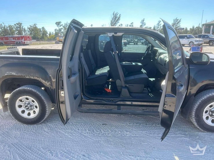 2008-gmc-sierra-1500-ext.-cab-pickup-truck-image-25