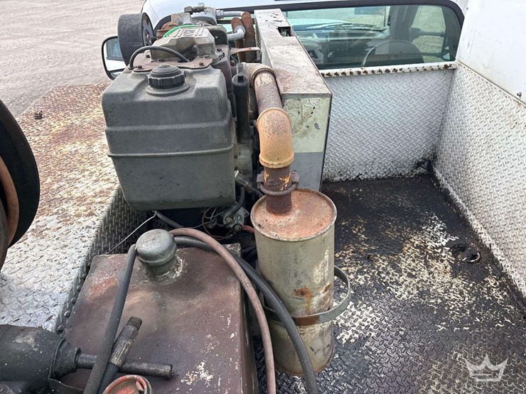 2001-ford-f550-image-28