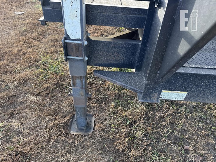 2014-finish-line-30ft-flatbed-image-25