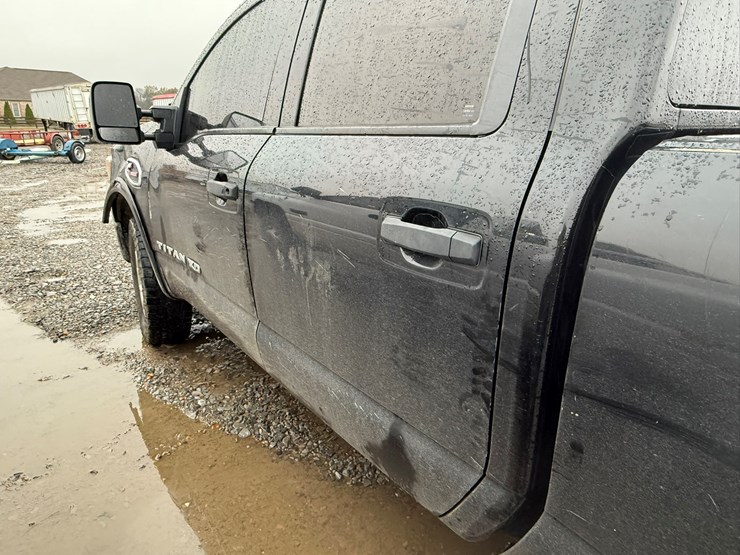 2017-nissan-titan-image-19